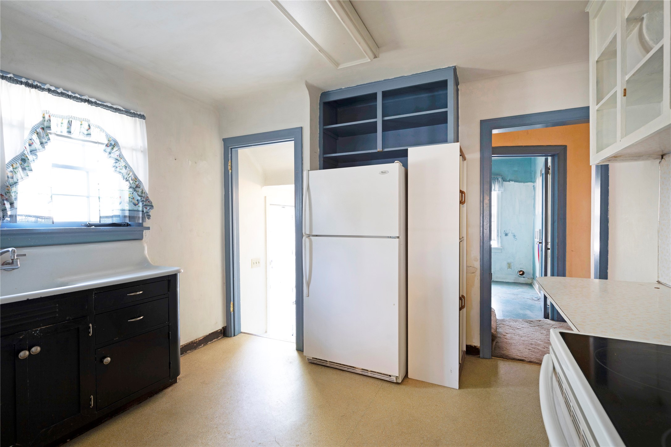 Missoula, Montana 59801, United States, 3 Bedrooms Bedrooms, ,2 BathroomsBathrooms,Residential,Pending,51526