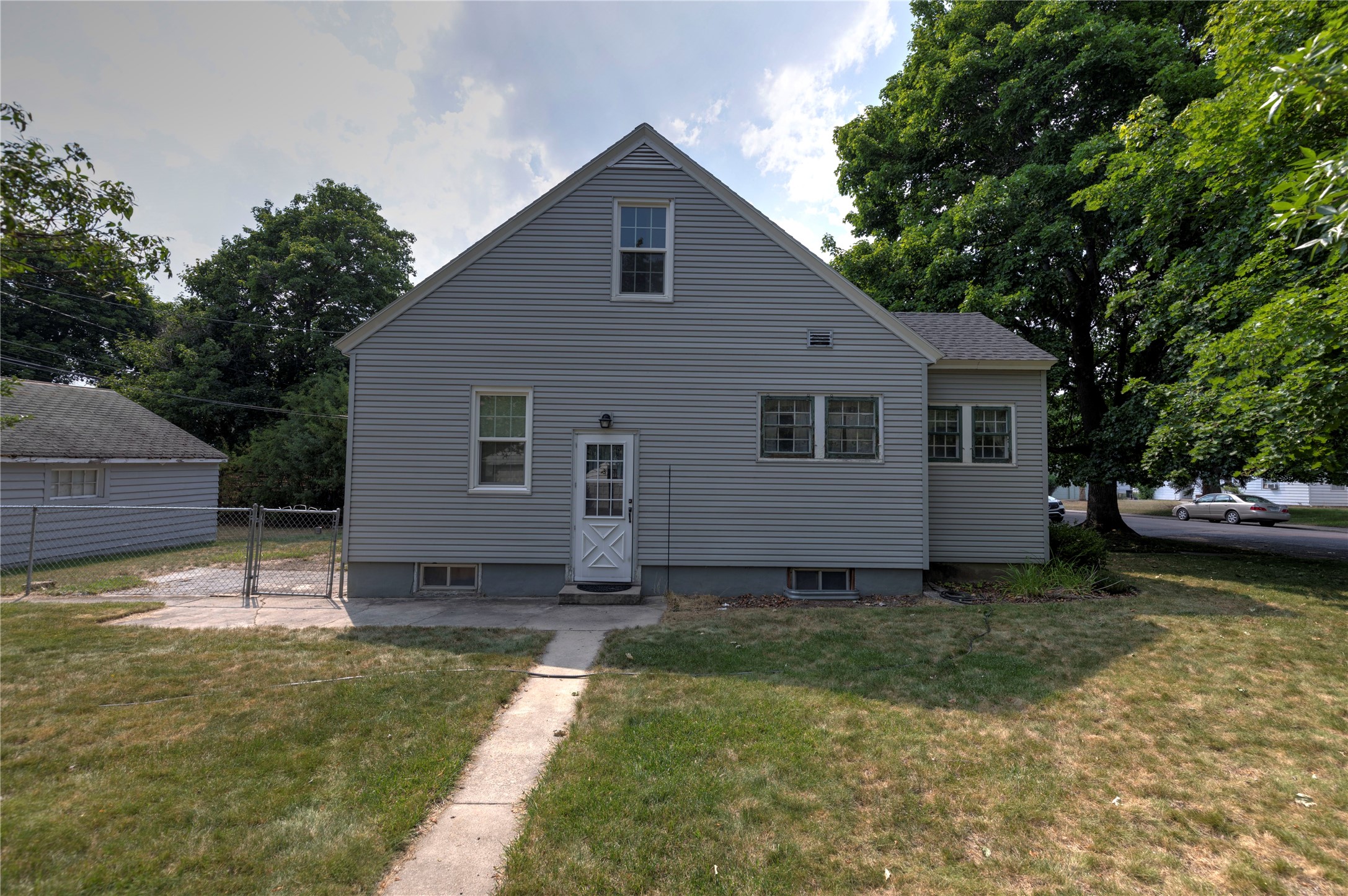 Missoula, Montana 59801, United States, 3 Bedrooms Bedrooms, ,2 BathroomsBathrooms,Residential,Pending,51526