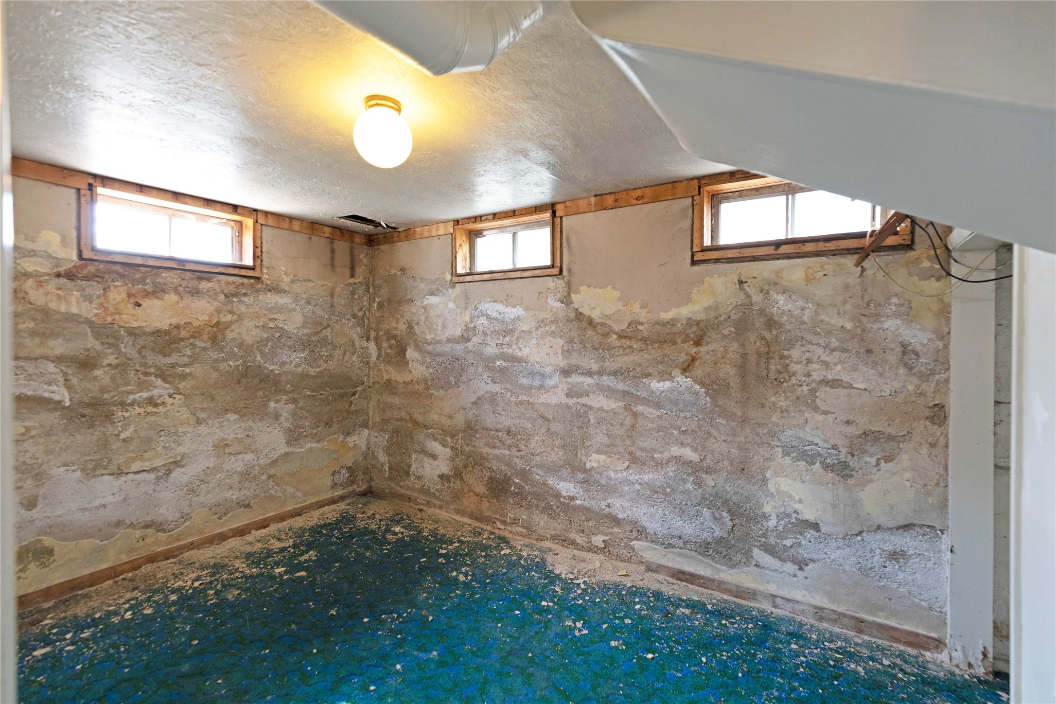 Missoula, Montana 59801, United States, 3 Bedrooms Bedrooms, ,2 BathroomsBathrooms,Residential,Pending,51526