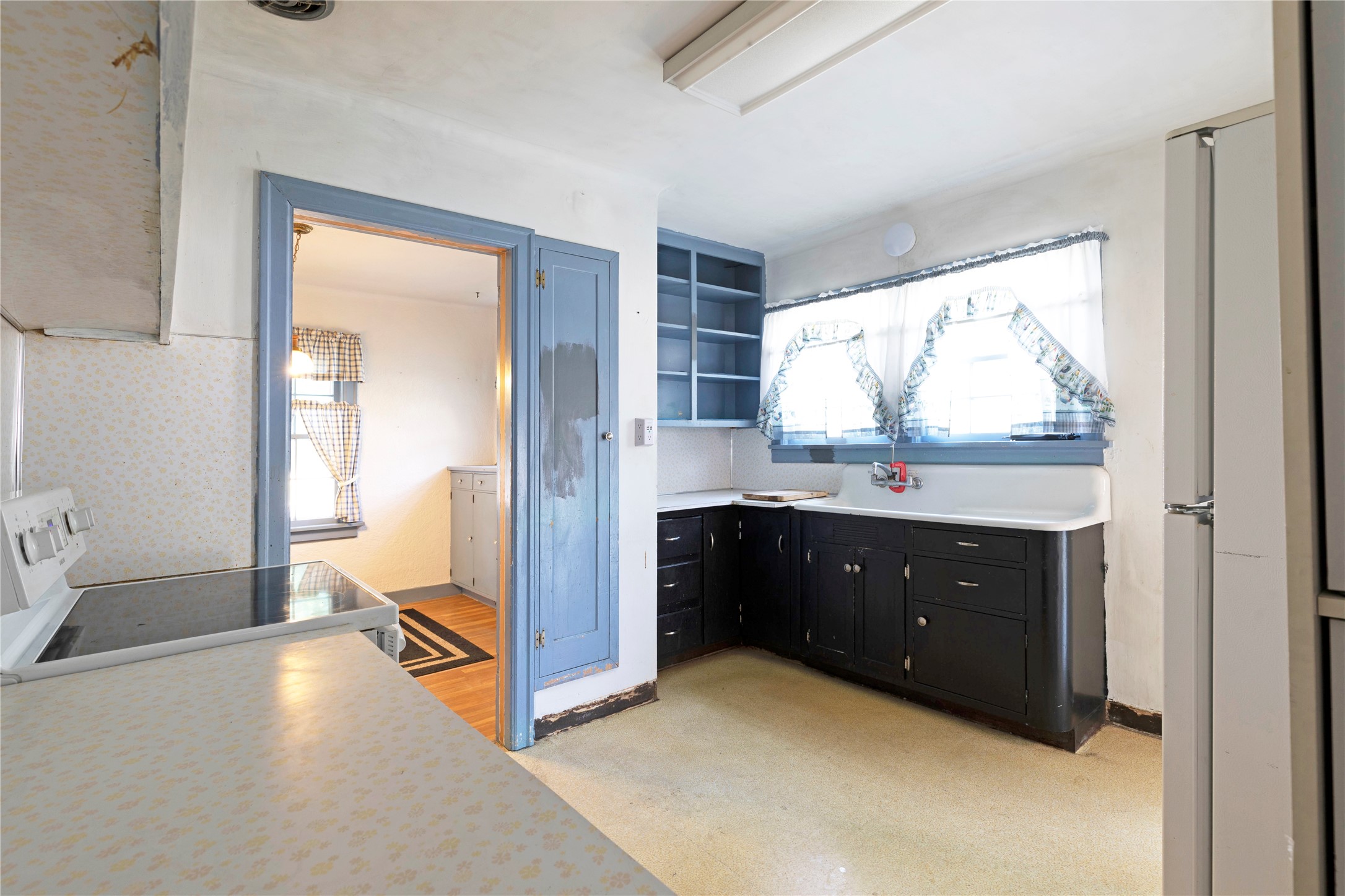 Missoula, Montana 59801, United States, 3 Bedrooms Bedrooms, ,2 BathroomsBathrooms,Residential,Pending,51526