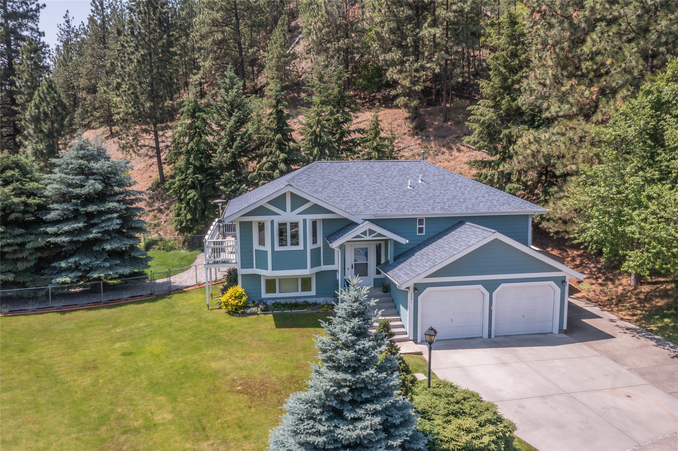 2201 Greenough Court W