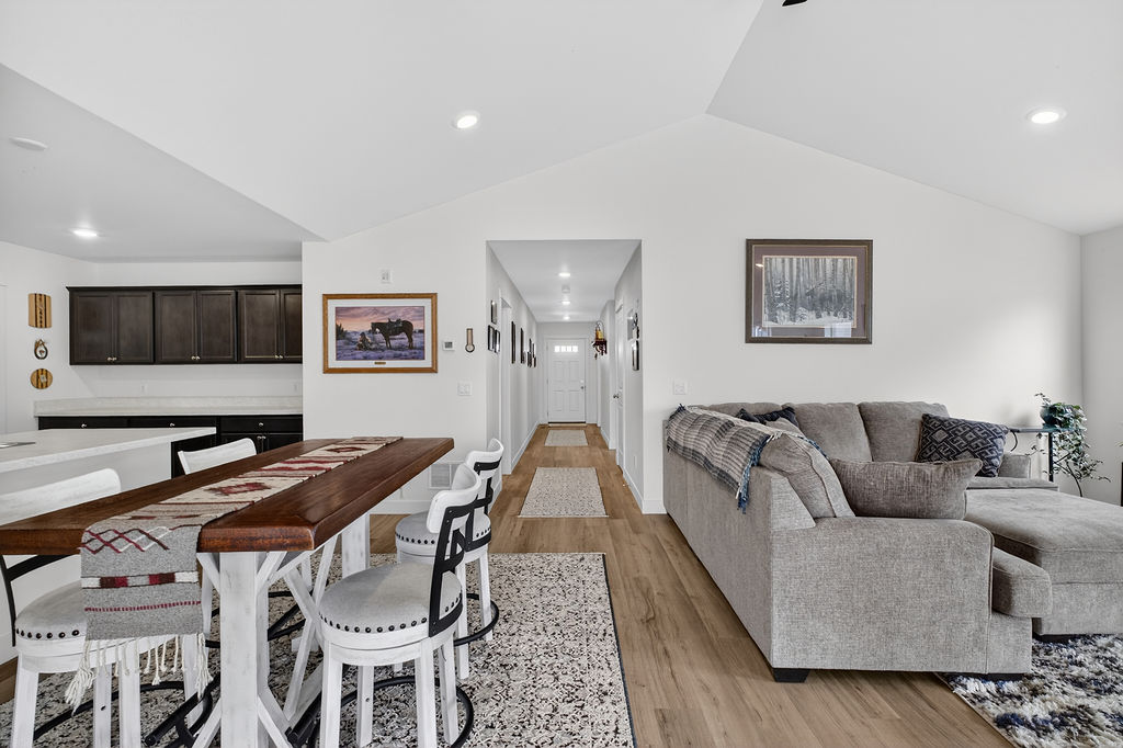 275 Meadow View Loop