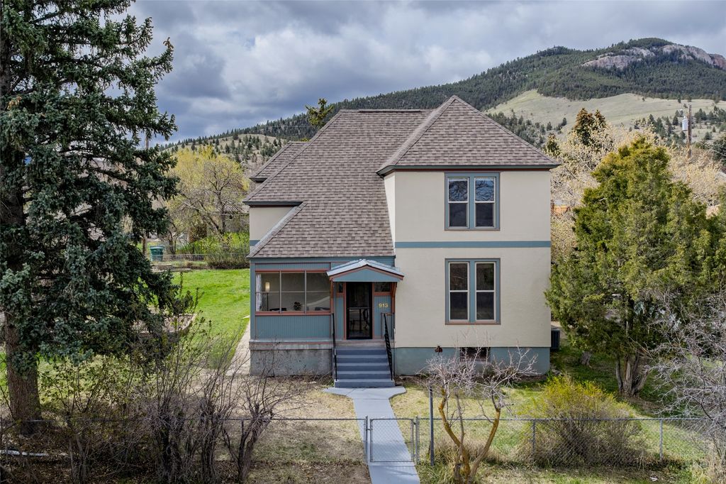 Photo of 913 Cannon Street, Helena, MT 59601 (MLS # 30069193)