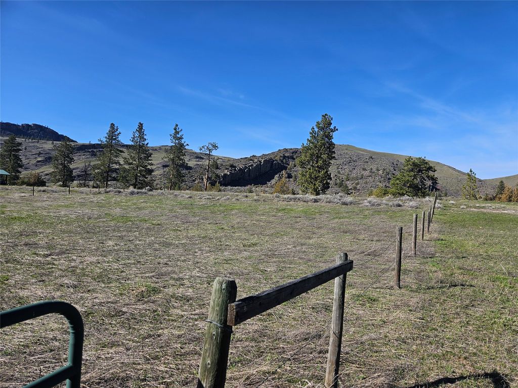 Photo of NHN Happys Way, Plains, MT 59859 (MLS # 30067368)