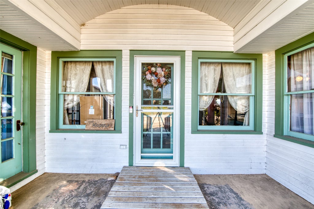 Photo of 1321 Eastside Hwy, Corvallis, MT 59828 (MLS # 30079420)