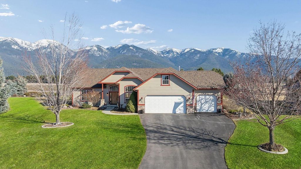 Photo of 71 White Swan Court, Kalispell, MT 59901 (MLS # 30065102)