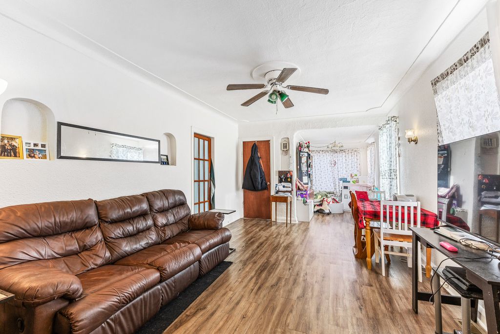 Photo of 22 Jefferson Street, Billings, MT 59101 (MLS # 30064077)