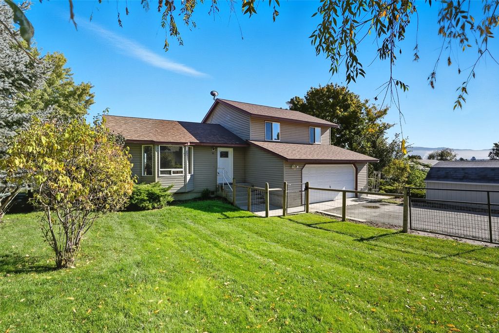 Photo of 98 Pointe Way, Hamilton, MT 59840 (MLS # 30058458)