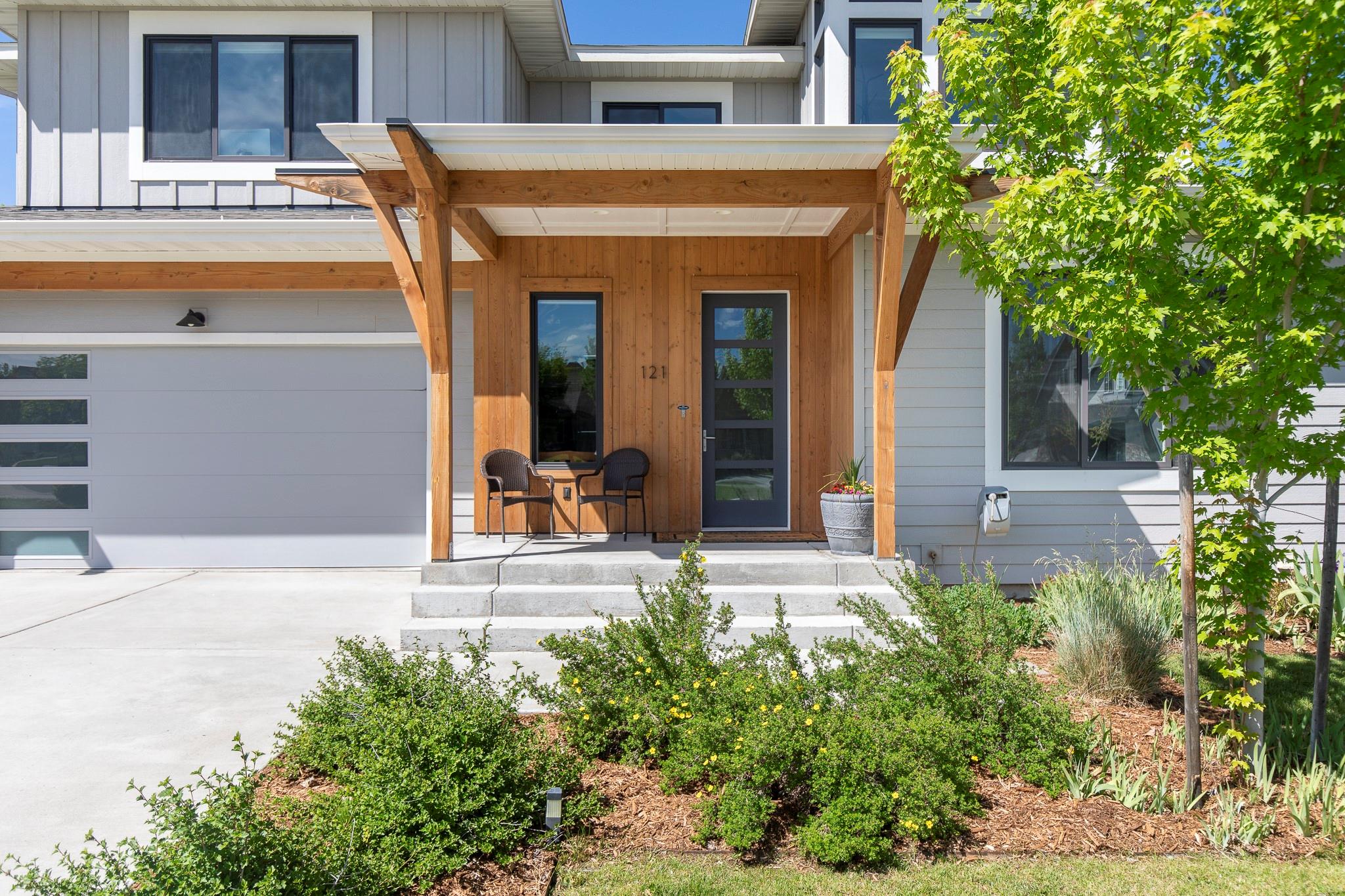 121 Laura Court