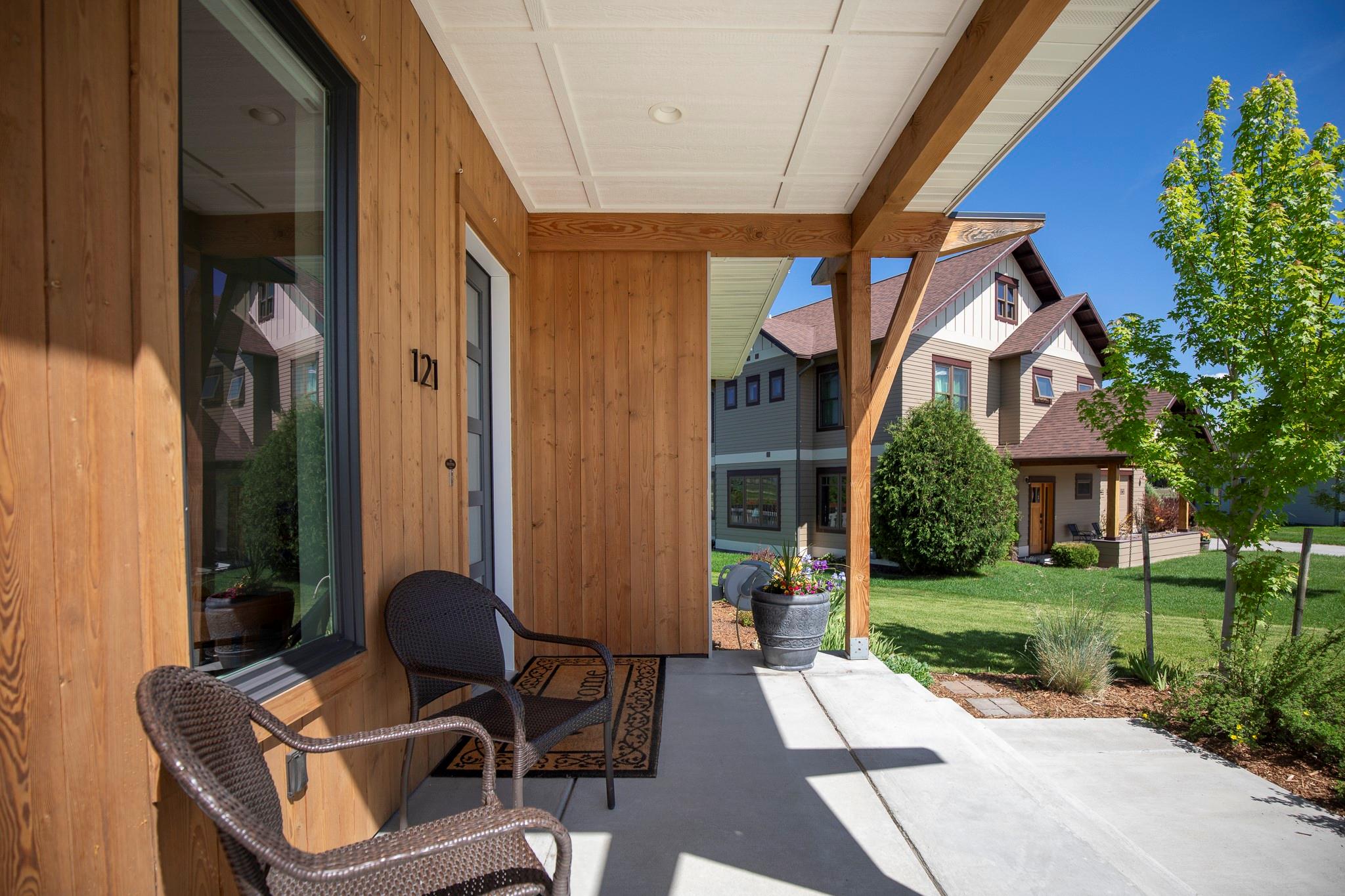 121 Laura Court