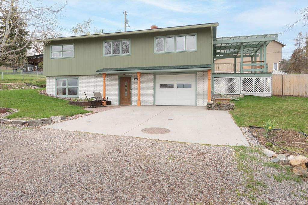 Photo of 2701 Valley View Drive, Missoula, MT 59803 (MLS # 30068947)