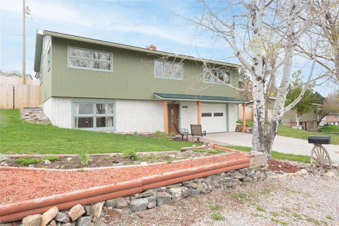 Photo of 2701 Valley View Drive, Missoula, MT 59803 (MLS # 30068947)