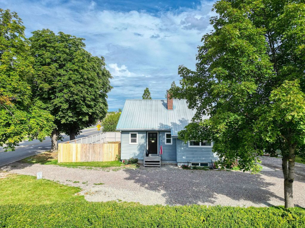 Photo of 403 E Center Street, Kalispell, MT 59901 (MLS # 30063611)