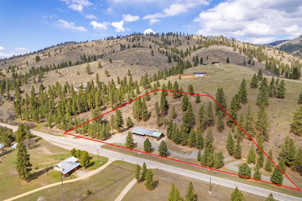 Photo of 5388 Us Highway 93 S, Conner, MT 59827 (MLS # 30047316)