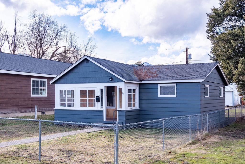 Photo of 410 Dakota Avenue, Libby, MT 59923 (MLS # 30069019)