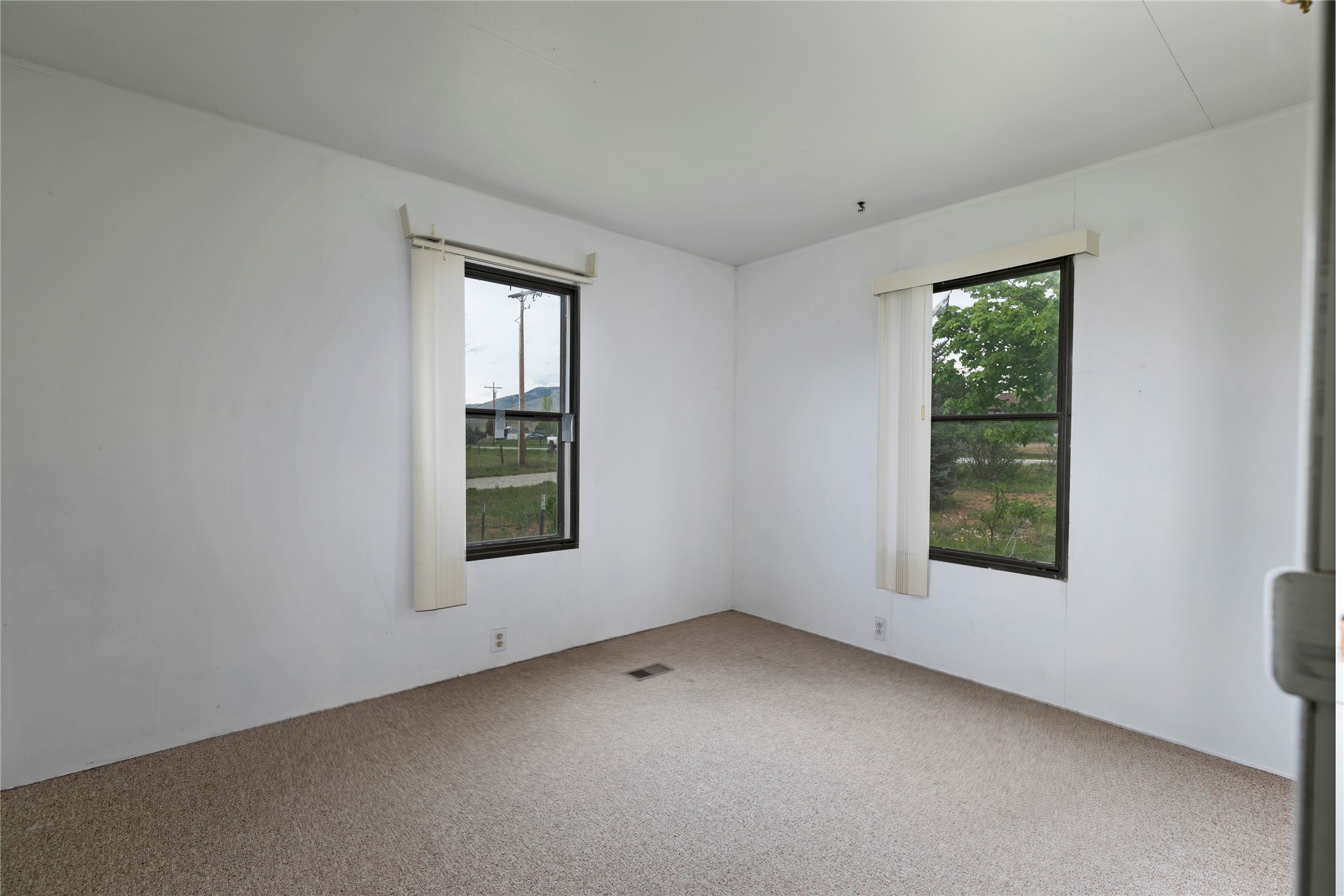 Florence, Montana 59833, United States, 3 Bedrooms Bedrooms, ,2 BathroomsBathrooms,Residential,Pending,132925