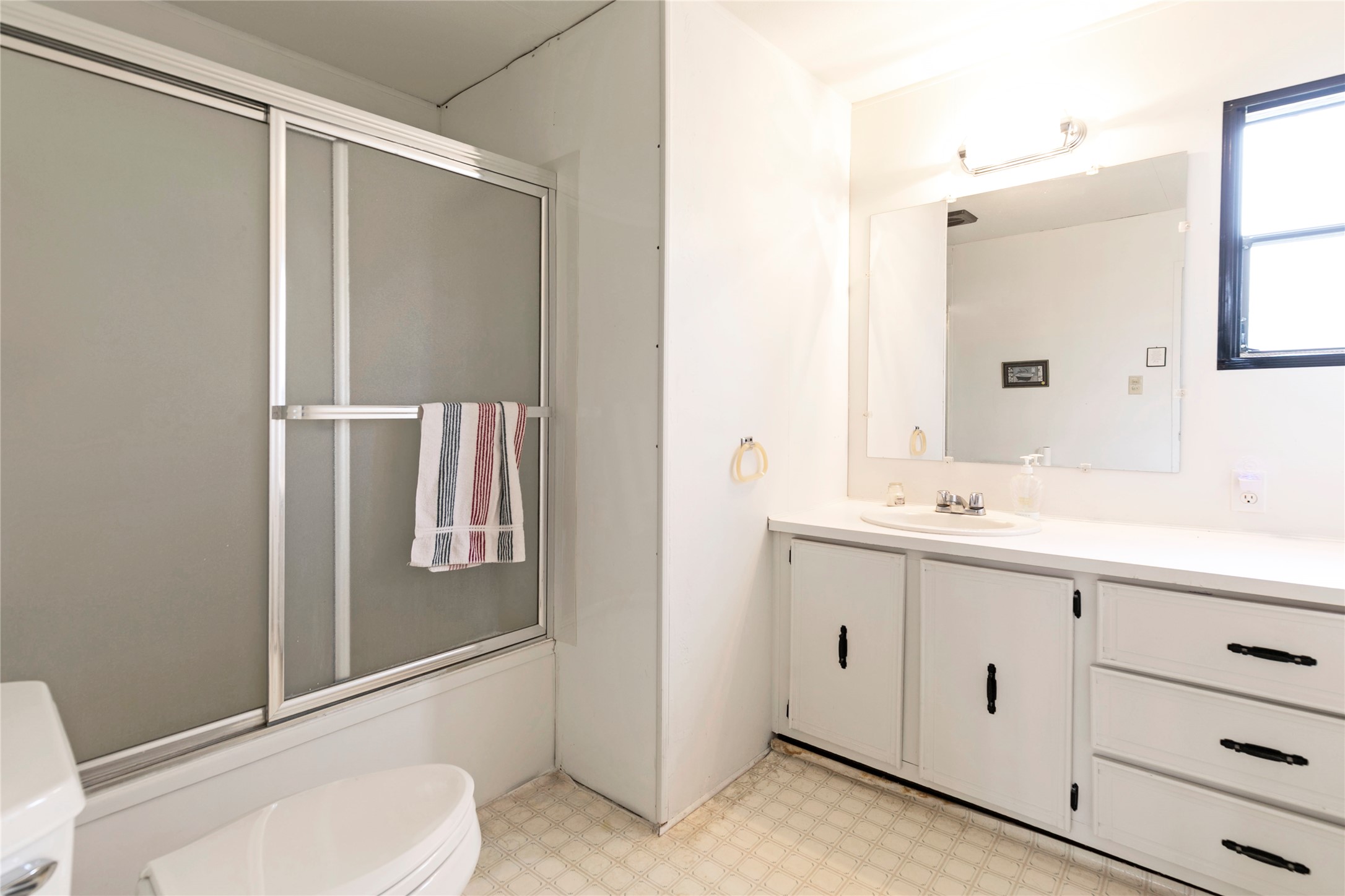 Florence, Montana 59833, United States, 3 Bedrooms Bedrooms, ,2 BathroomsBathrooms,Residential,Pending,132925