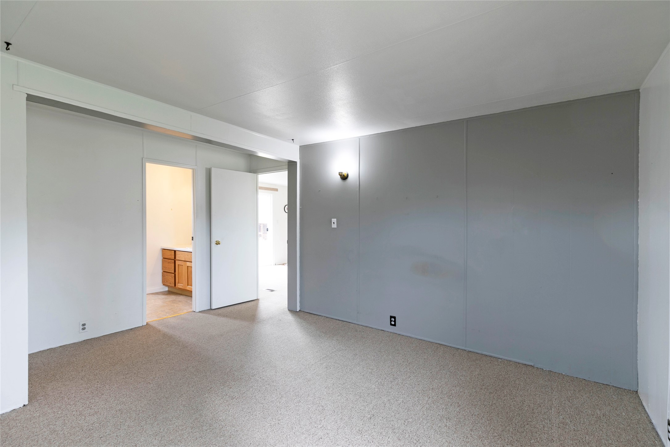 Florence, Montana 59833, United States, 3 Bedrooms Bedrooms, ,2 BathroomsBathrooms,Residential,Pending,132925