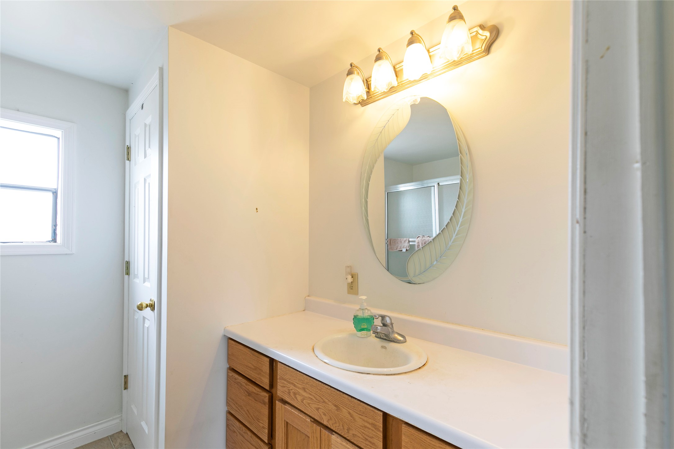 Florence, Montana 59833, United States, 3 Bedrooms Bedrooms, ,2 BathroomsBathrooms,Residential,Pending,132925