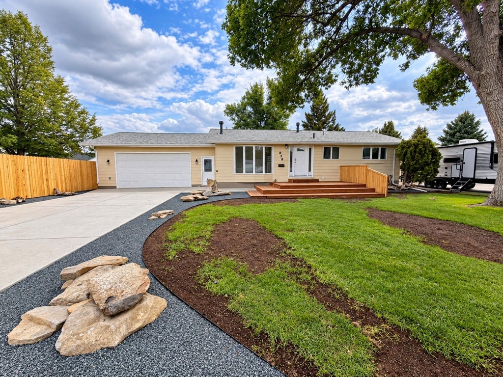 Photo of 828 Sacajawea Drive, Great Falls, MT 59404 (MLS # 30078314)