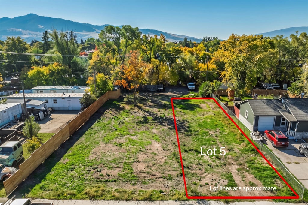 Photo of 1721 S 4th St ST W, Missoula, MT 59801 (MLS # 30080187)