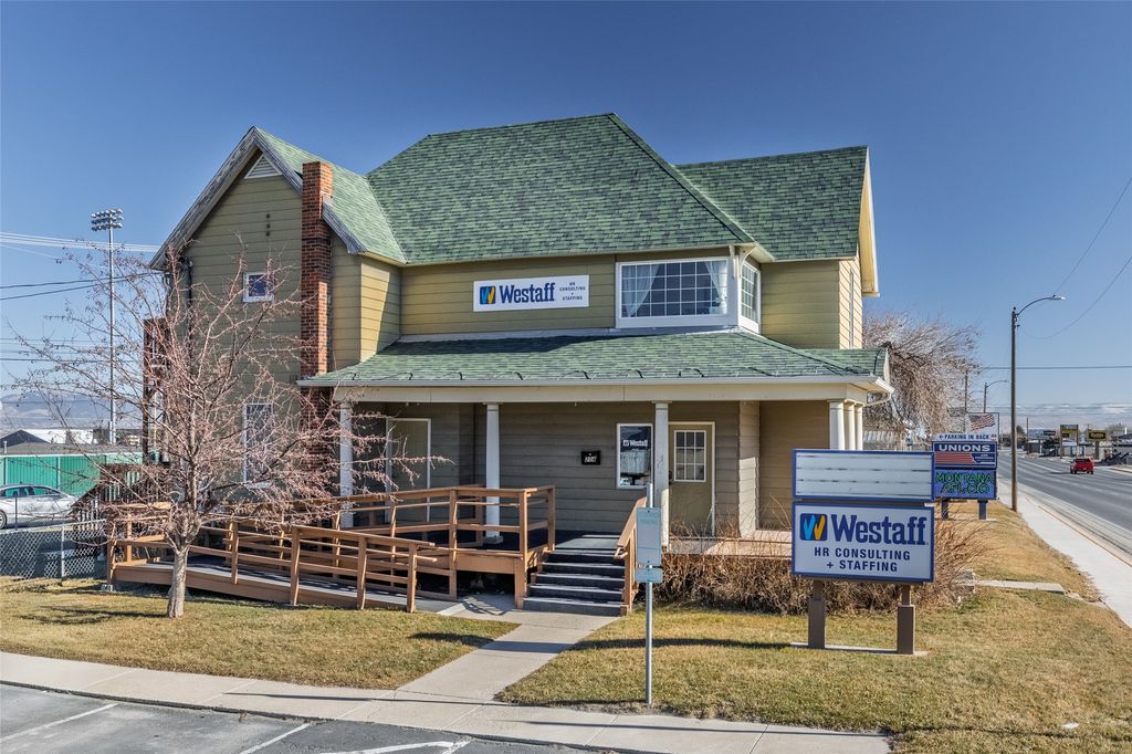 Photo of 204 E Lyndale Avenue, Helena, MT 59601 (MLS # 30065589)