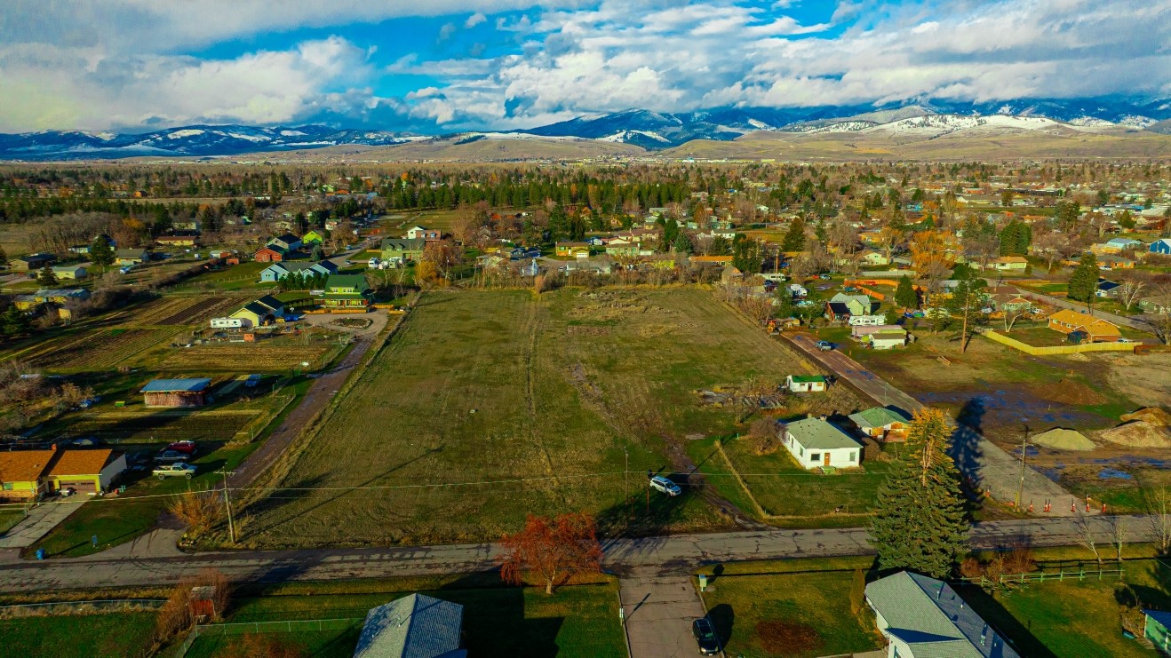 2718 W Central Avenue