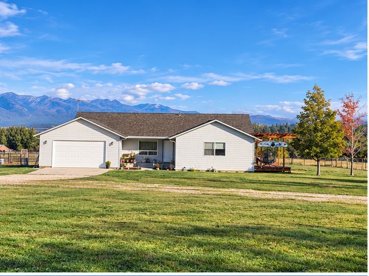 Photo of 1054 Hamilton Heights Road, Corvallis, MT 59828 (MLS # 30079490)