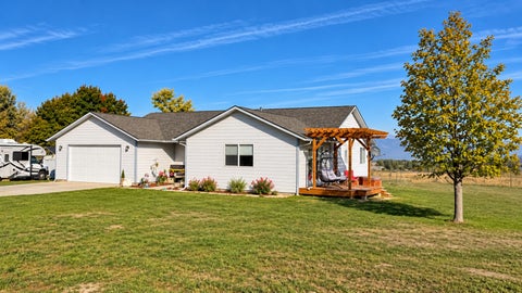 Photo of 1054 Hamilton Heights Road, Corvallis, MT 59828 (MLS # 30079490)