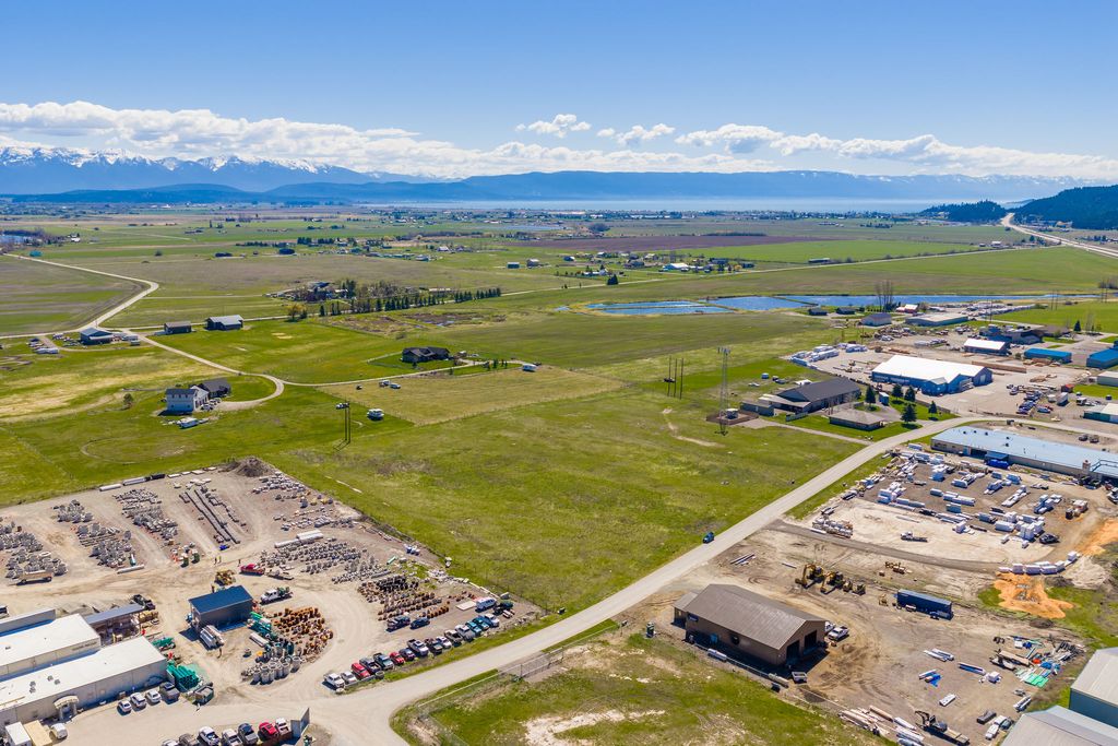 Photo of 196 Industrial Court, Kalispell, MT 59901 (MLS # 30069984)
