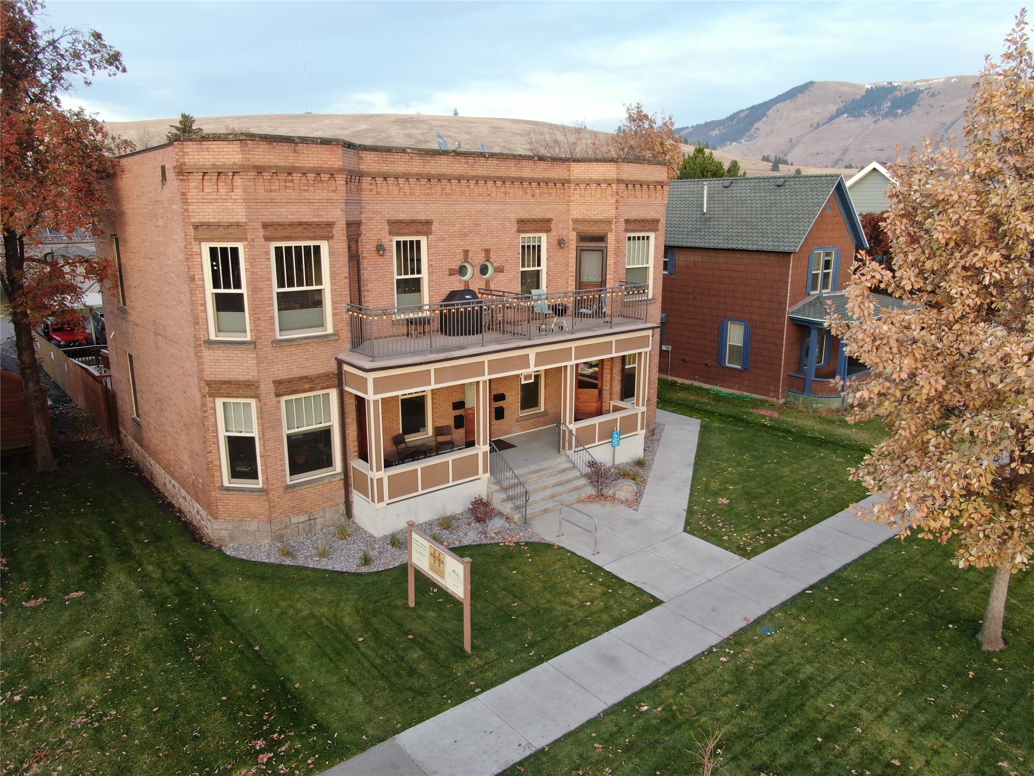 432 W Spruce Street 202