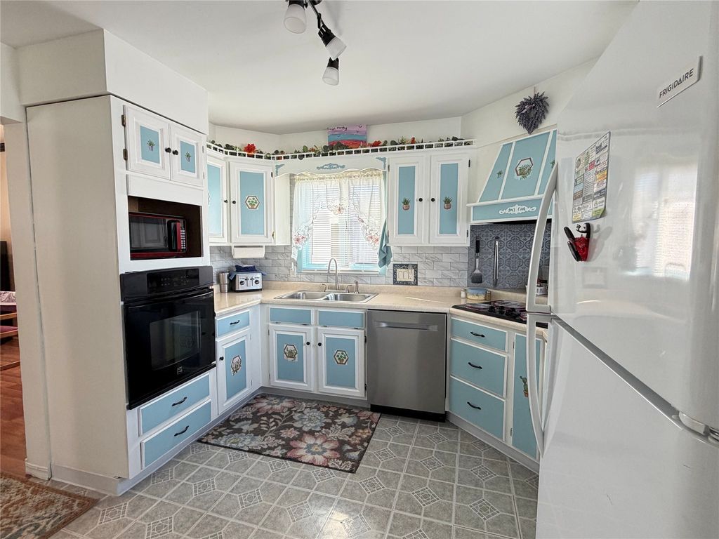 Photo of 603 Washington Street, White Sulphur Springs, MT 59645 (MLS # 30066462)