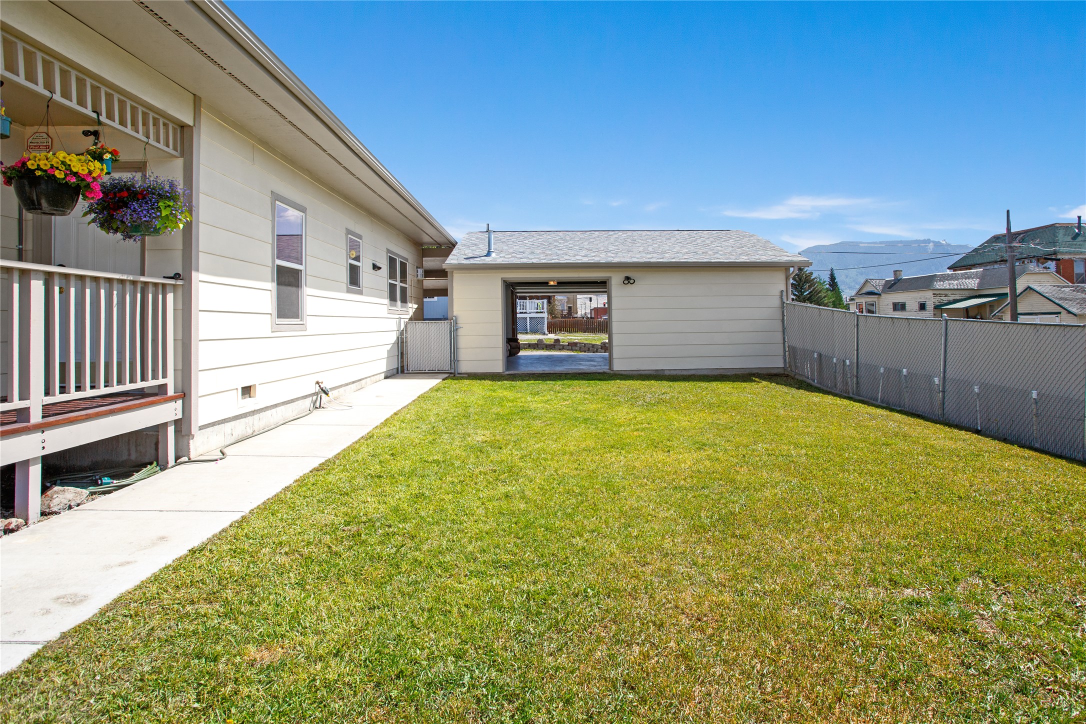 Butte, Montana 59701, United States, 4 Bedrooms Bedrooms, ,2 BathroomsBathrooms,Residential,Pending,158338