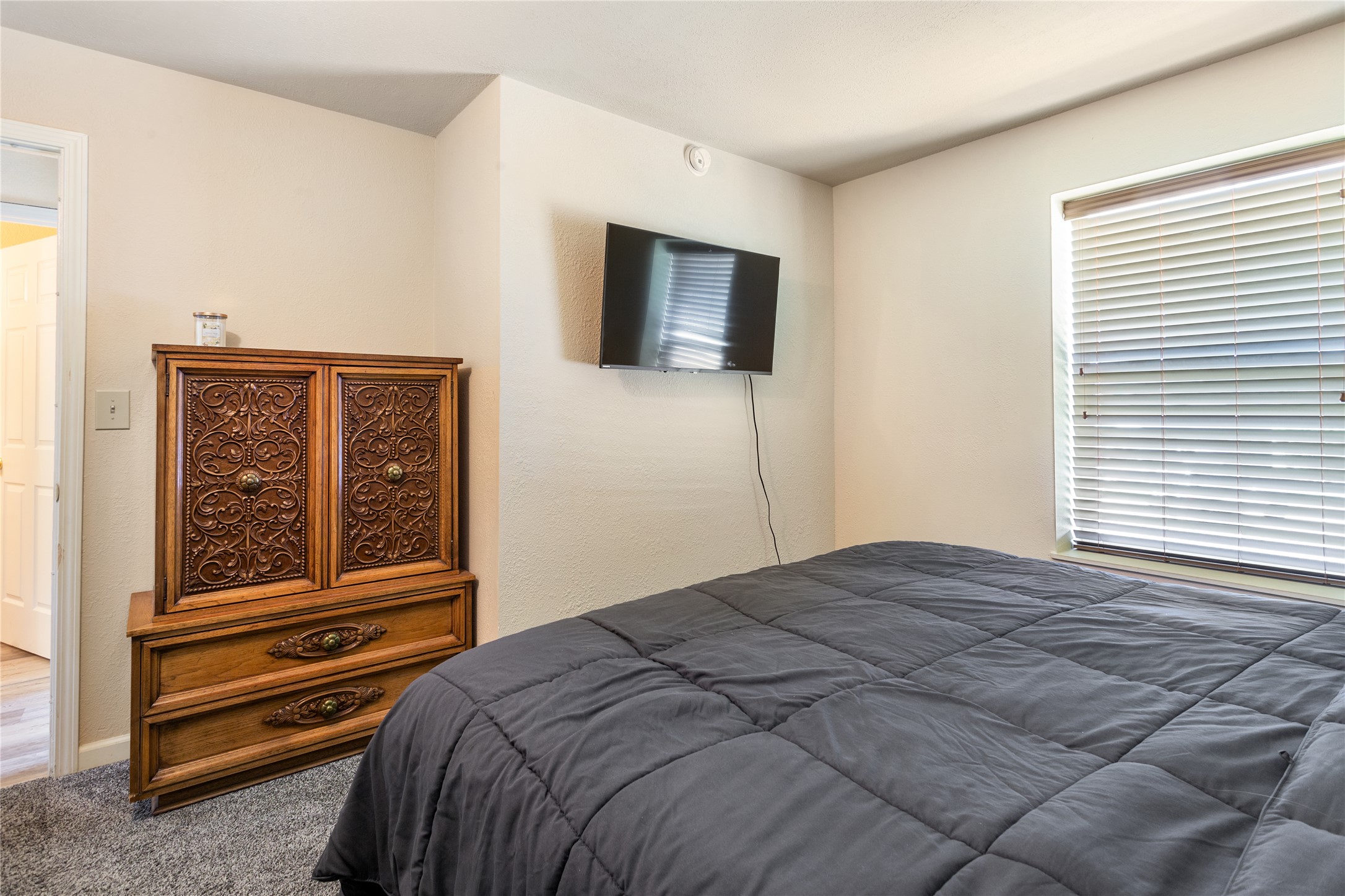 Butte, Montana 59701, United States, 4 Bedrooms Bedrooms, ,2 BathroomsBathrooms,Residential,Pending,158338