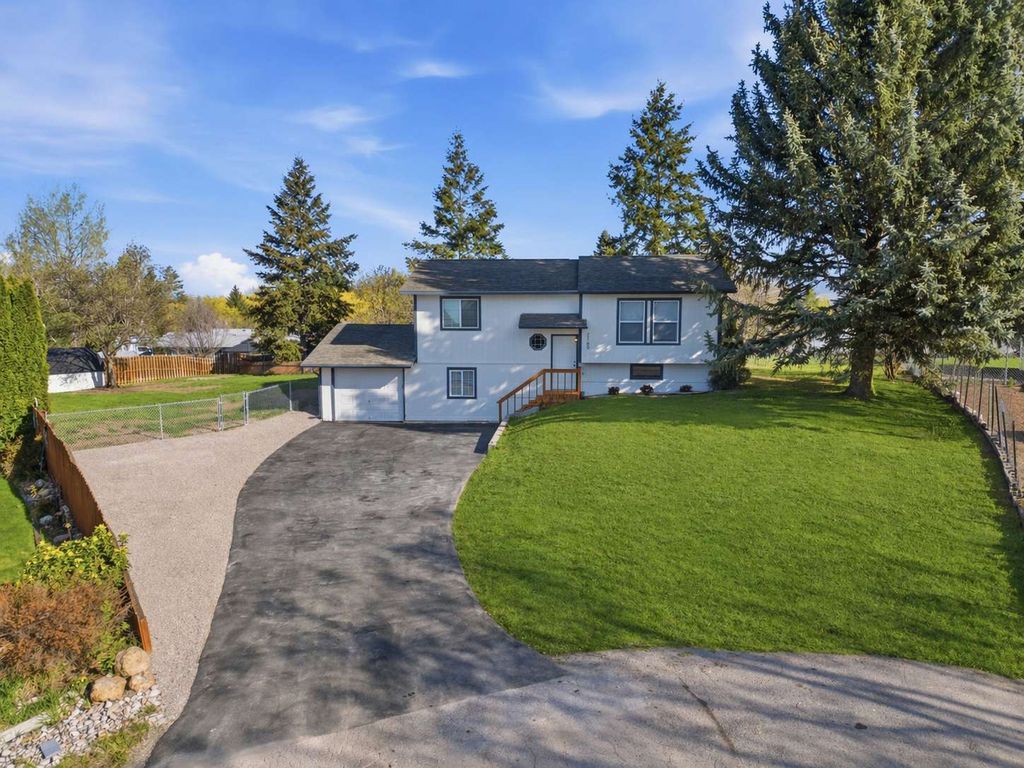 Photo of 2165 Nut Hatch Drive, Missoula, MT 59808 (MLS # 30069284)