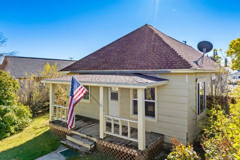 Photo of 210 3rd Ave N Ave, Stanford, MT 59479 (MLS # 30061287)