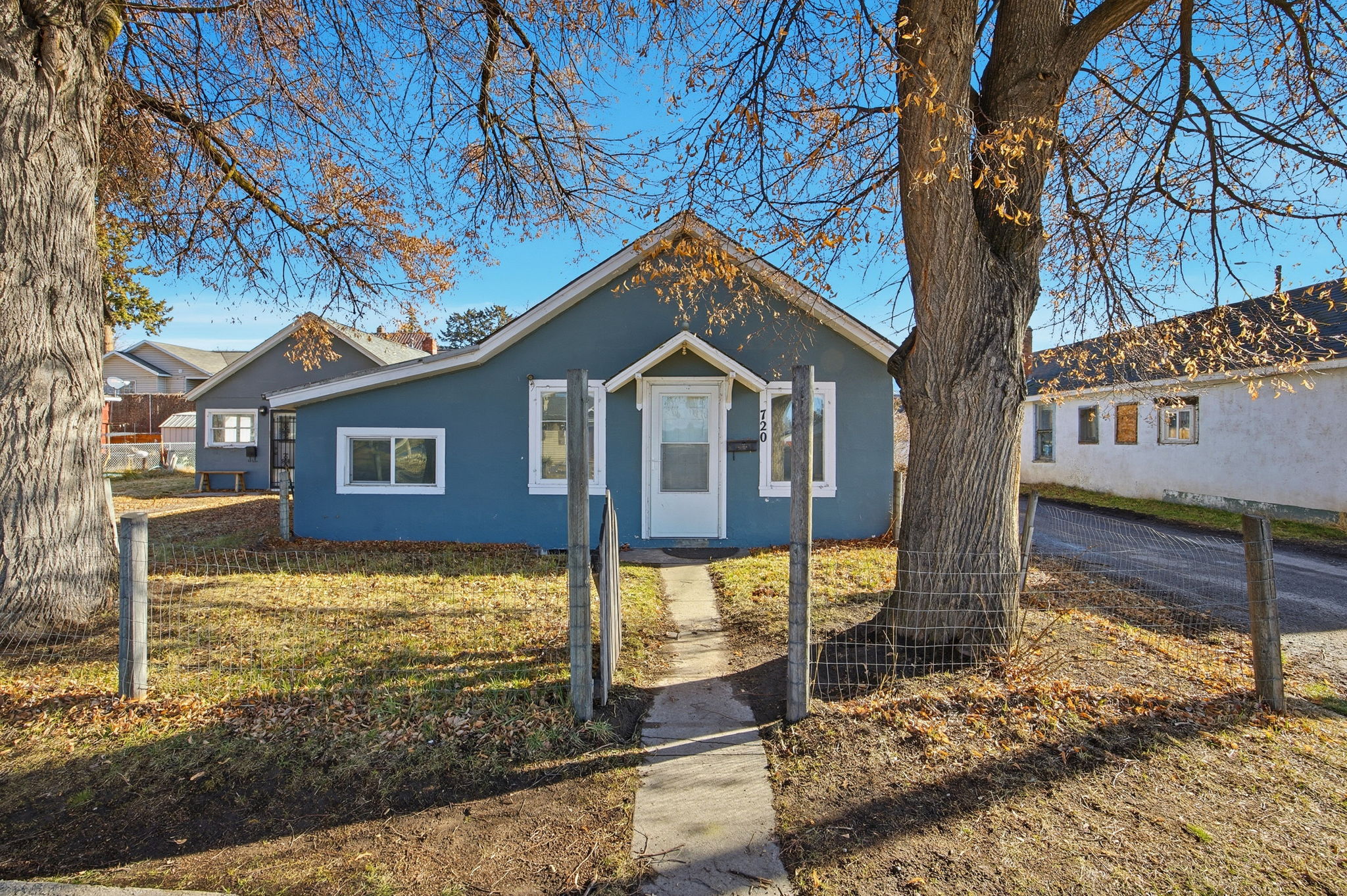 720 & 724 Byron Street