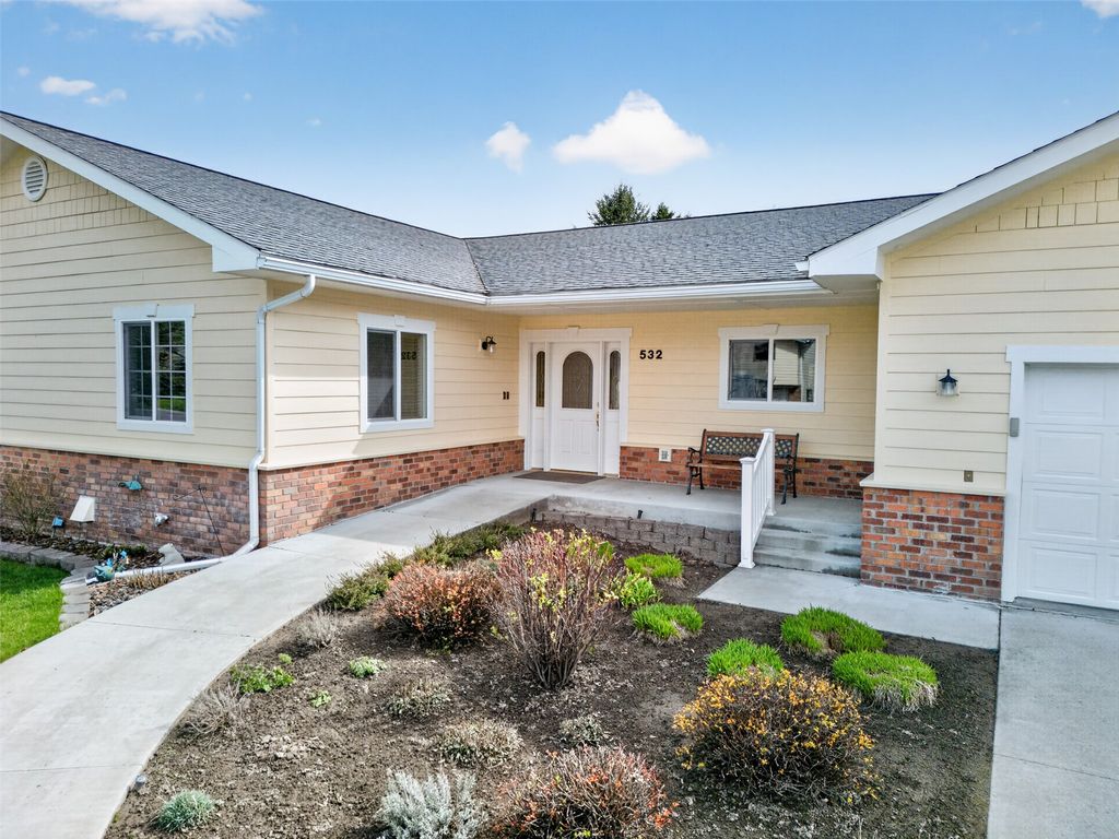 Photo of 532 Crestview Road, Kalispell, MT 59901 (MLS # 30069719)
