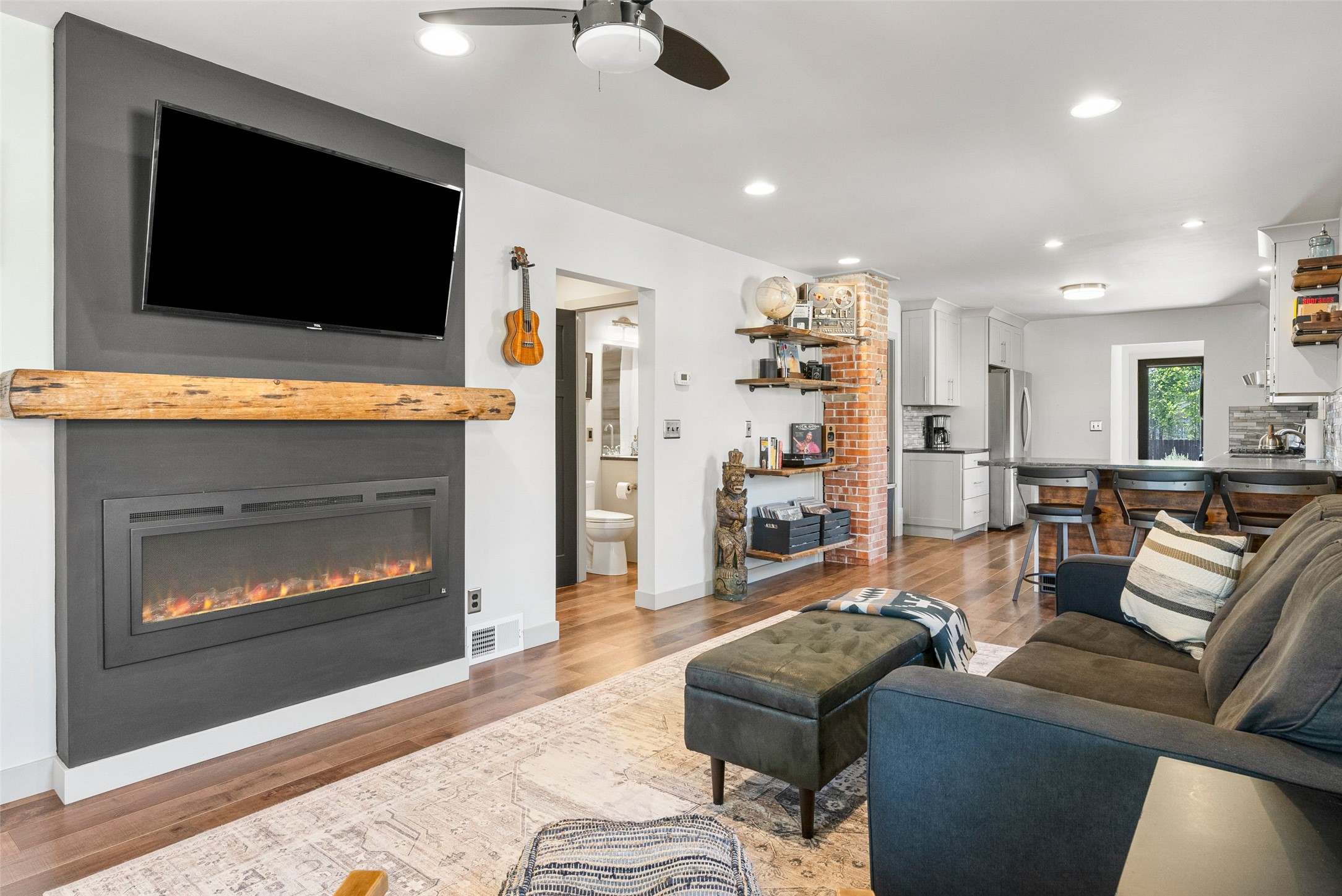 1635 S 8th Street W