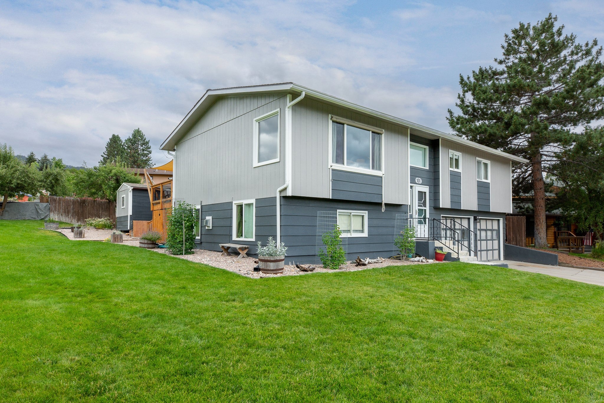 101 Oakhurst Court