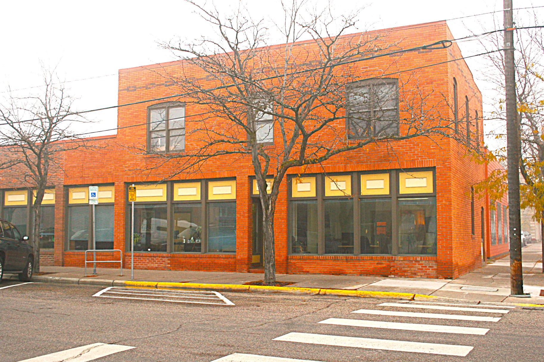 201 W Railroad Street