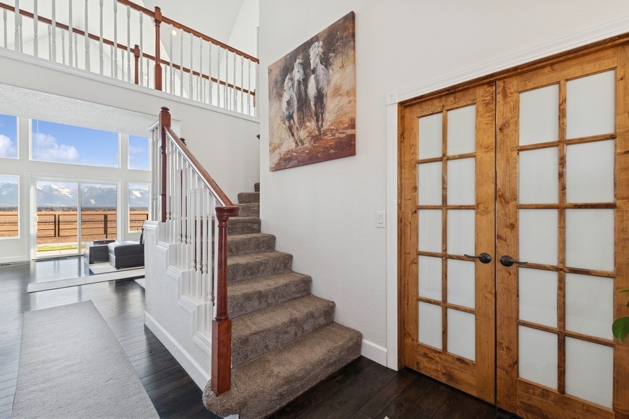 140 Equestrian Lane