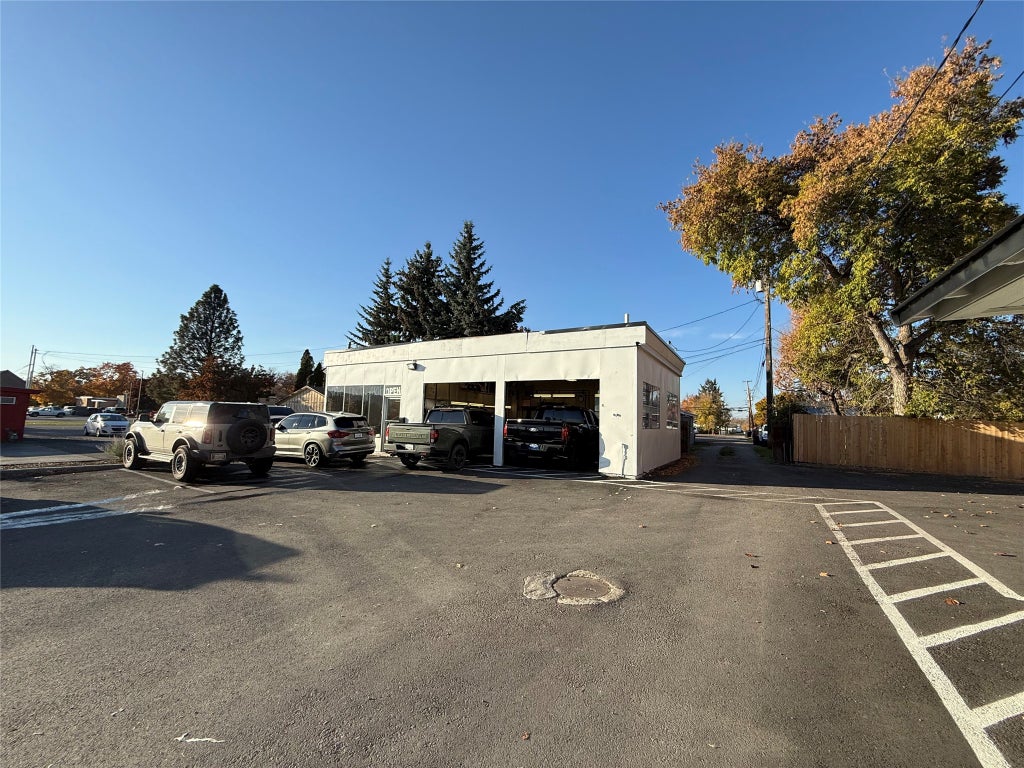 Photo of 637 Idaho Street #garage, Kalispell, MT 59901 (MLS # 30080240)