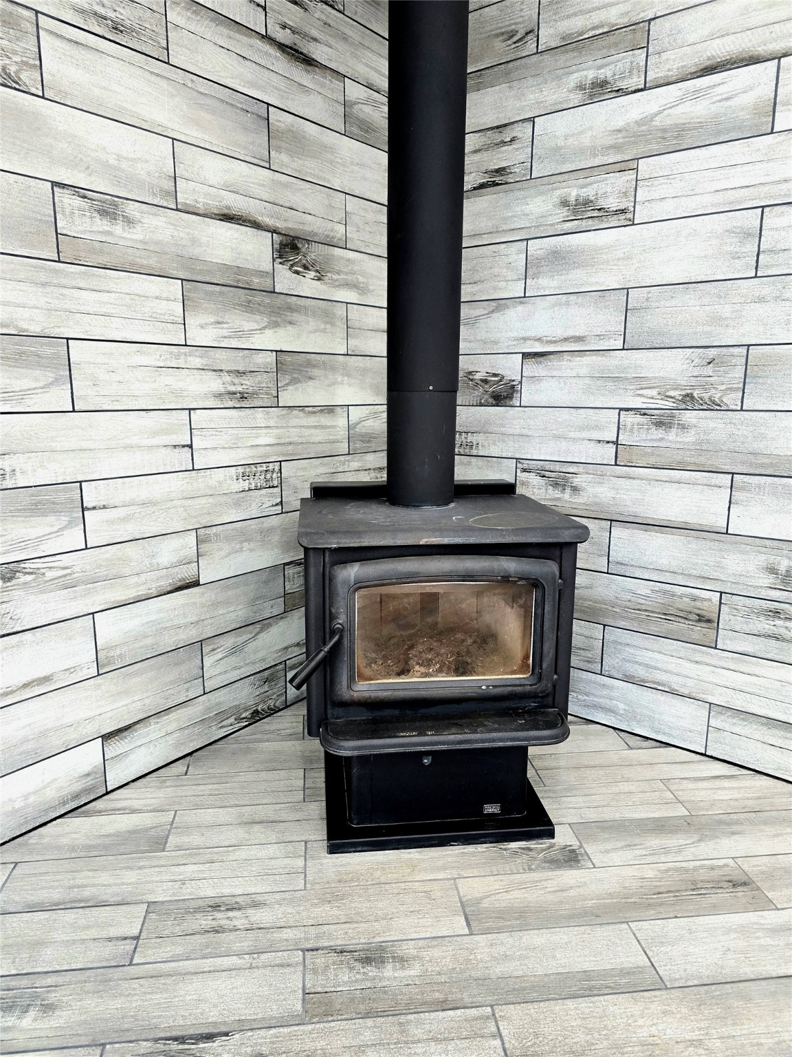 Helena, Montana 59602, United States, 4 Bedrooms Bedrooms, ,3 BathroomsBathrooms,Residential,Active,174007