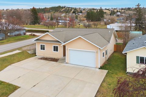 Photo of 2 Weber Avenue, Polson, MT 59860 (MLS # 30063946)