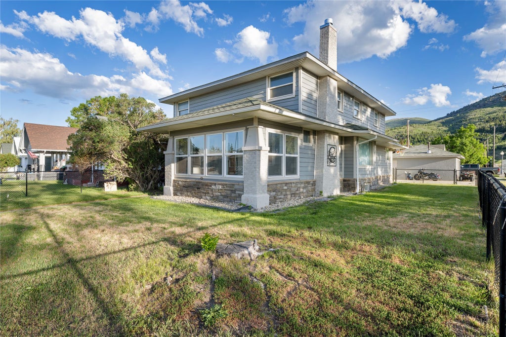 Photo of 821 W 3rd Street, Anaconda, MT 59711 (MLS # 30074078)
