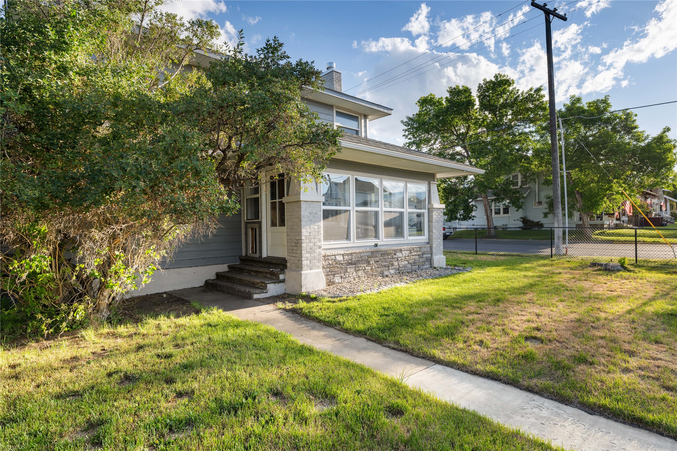 821 W 3rd Street