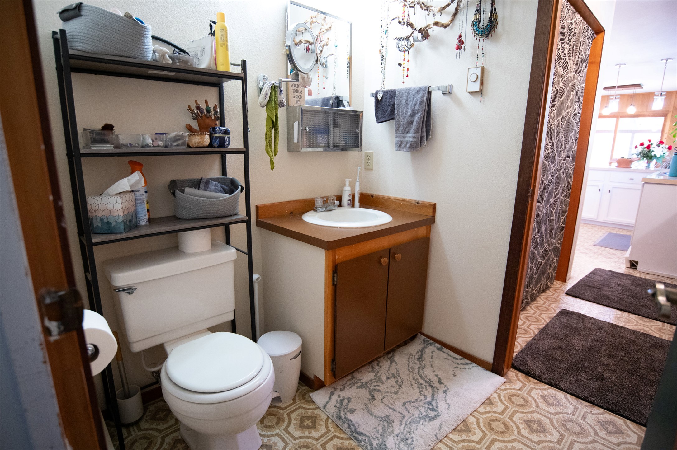 Hamilton, Montana 59840, United States, 3 Bedrooms Bedrooms, ,2 BathroomsBathrooms,Residential,Active,213884