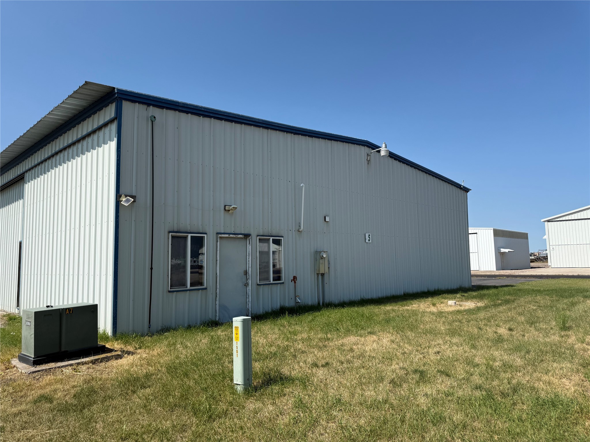 5-1 Airport Lane 5-1