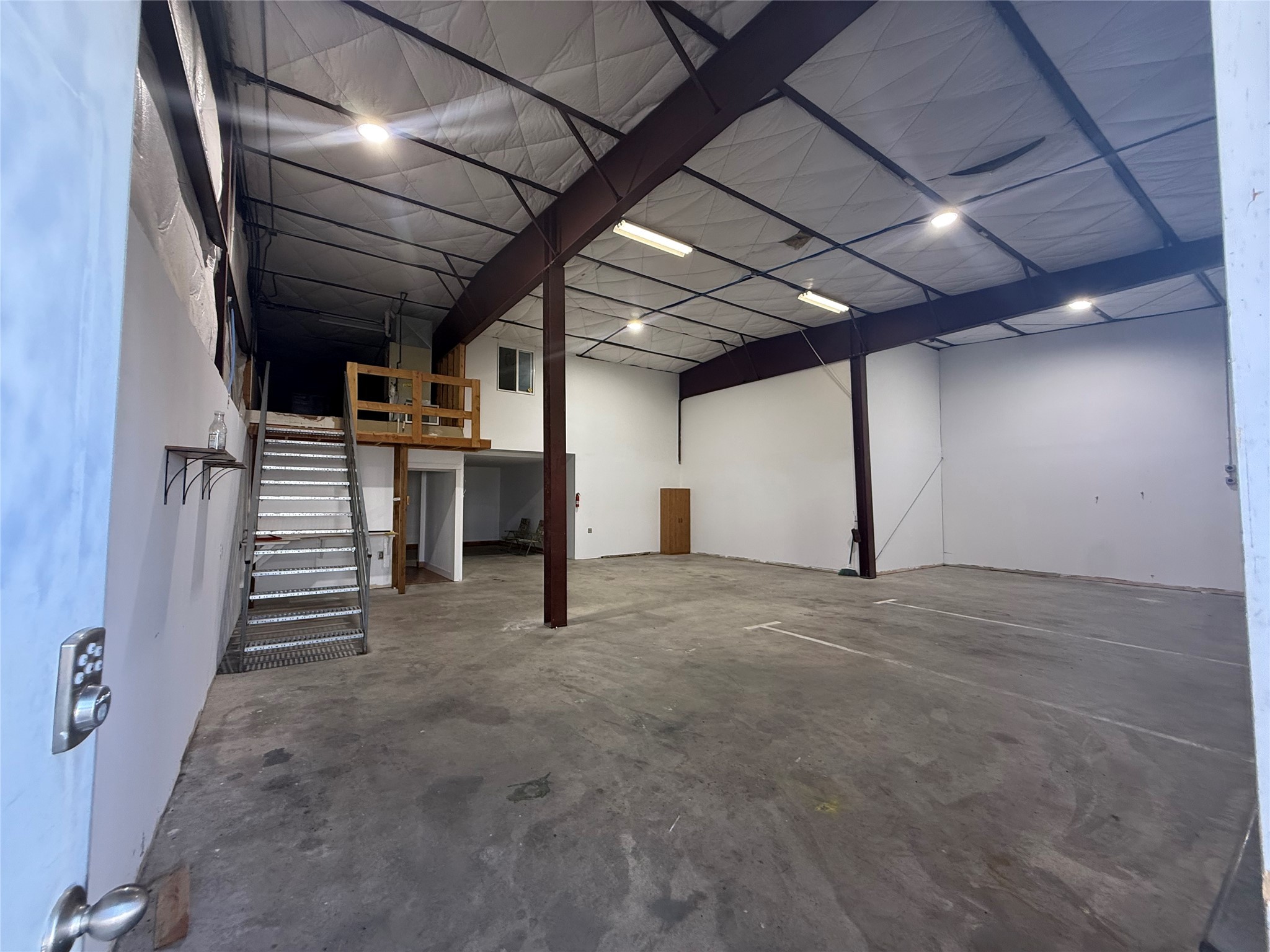 5-1 Airport Lane 5-1